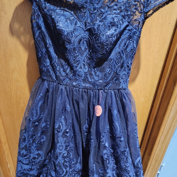Chi Chi London Exquisite Elegance Lace ModCloth Girls Dress - Picture 4 of 6